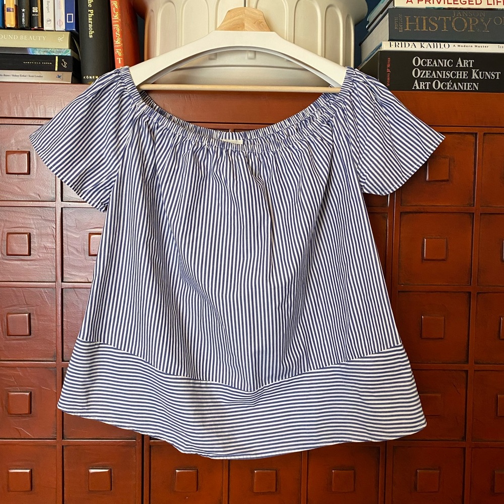 Ava & Viv Off the shoulder Short Sleeve Top. Size X